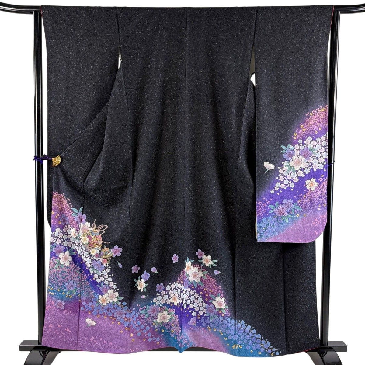 振袖 身丈158cm 裄丈64.5cm M 袷 鈴 桜 銀通し 金彩 黒 正絹 名品 【中古】