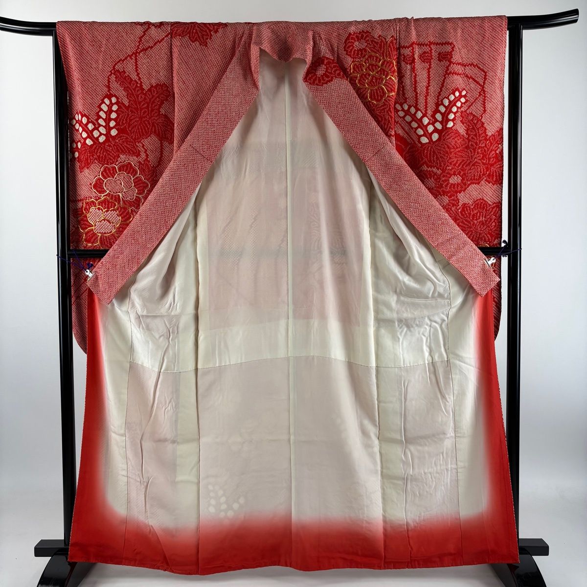 振袖 身丈161.5cm 裄丈65cm M 袷 牡丹 菊 金糸 総絞り 赤 正絹 名品