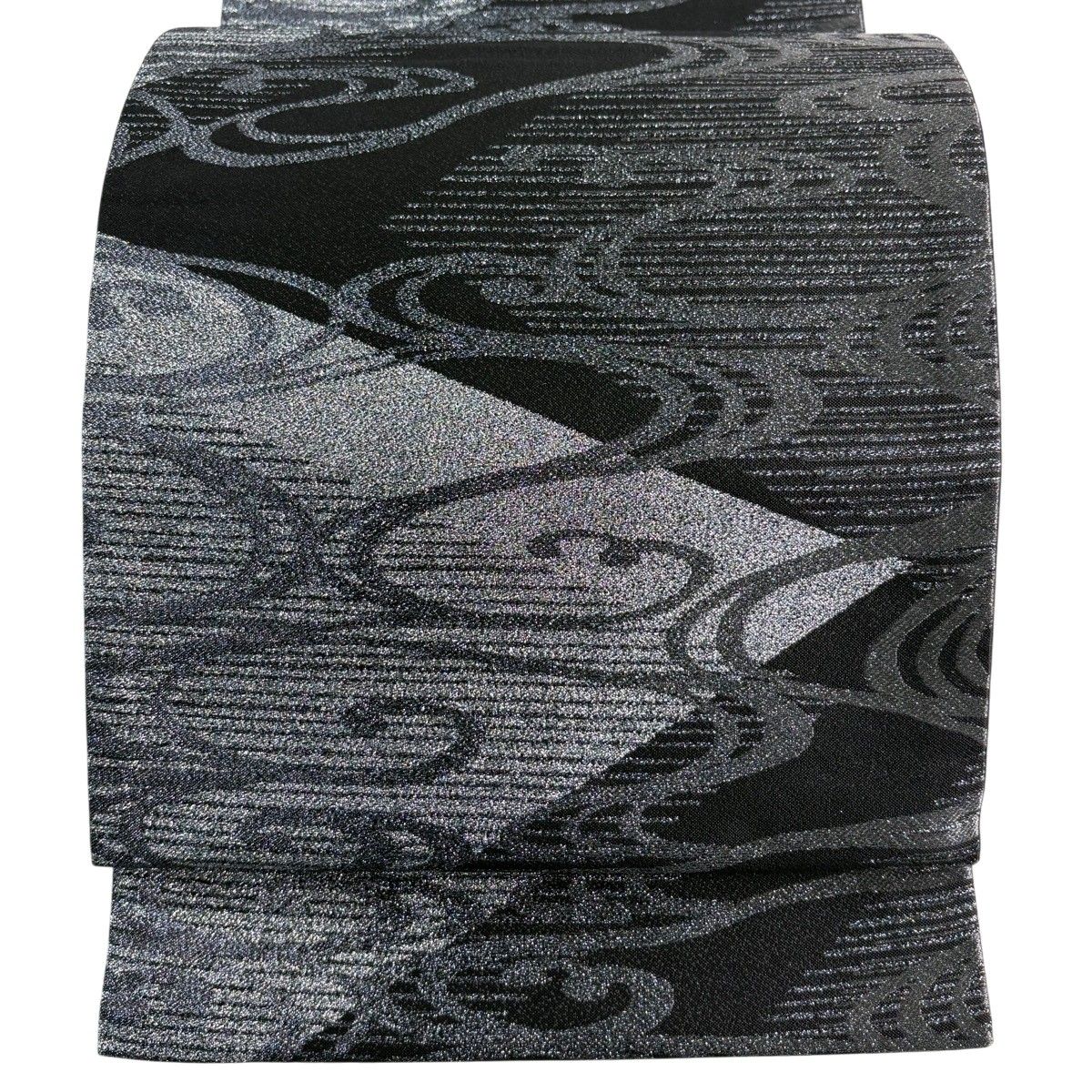 【美品】 袋帯 名品 流水 幾何学模様 箔 ラメ糸 黒 六通 正絹 【中古】