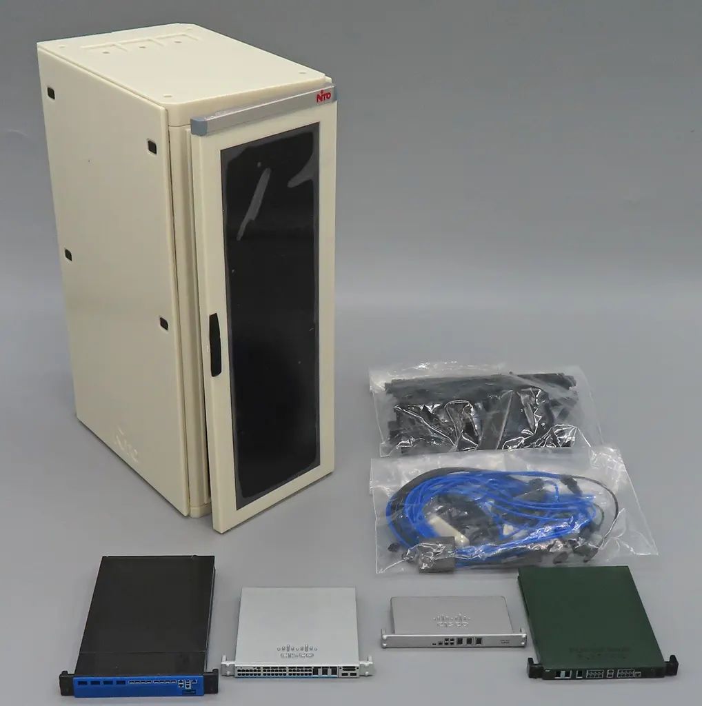【中古】トレーディングフィギュア 日東工業 サーバーラック FS シリーズ ミニチュアセット 「ネットワーク機器メーカー監修 手のひらネットワーク機器」