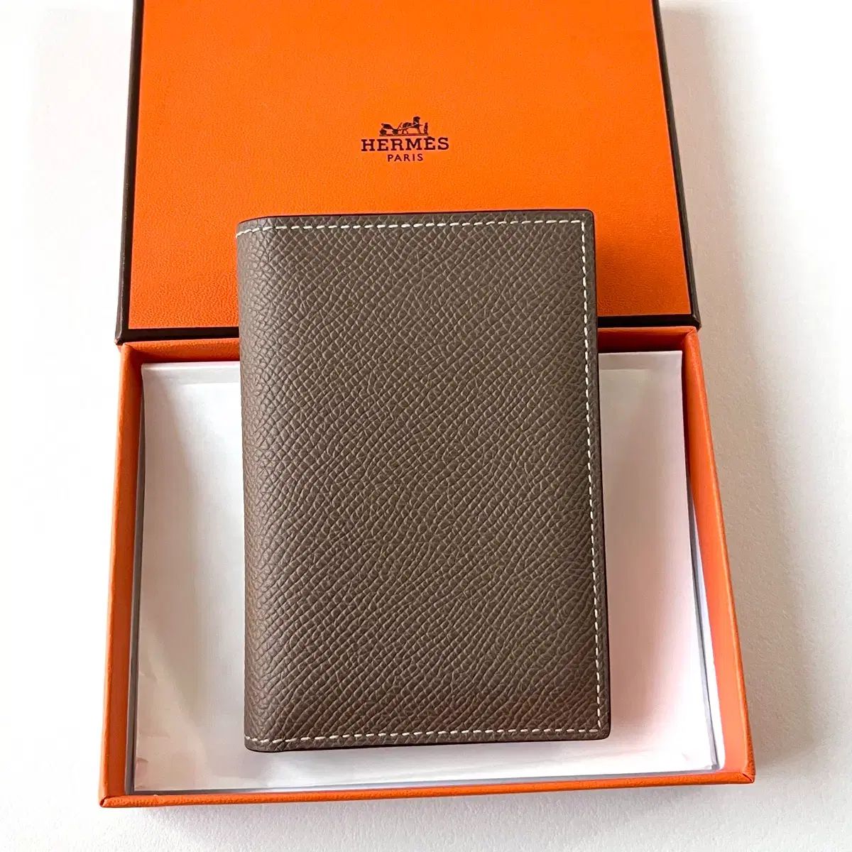 新品級 Hermes エルメス MC2 Euclid カードウォレット Epsom Etoupe