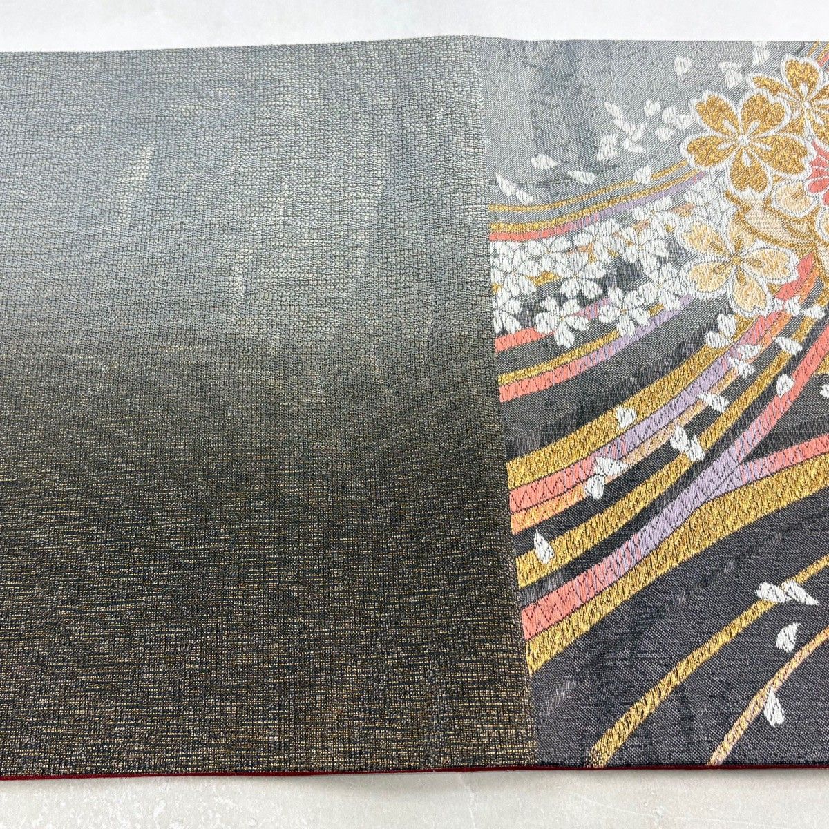 【美品】 袋帯 秀品 桜 花びら 唐織 金糸 黒灰 六通 正絹 【中古】