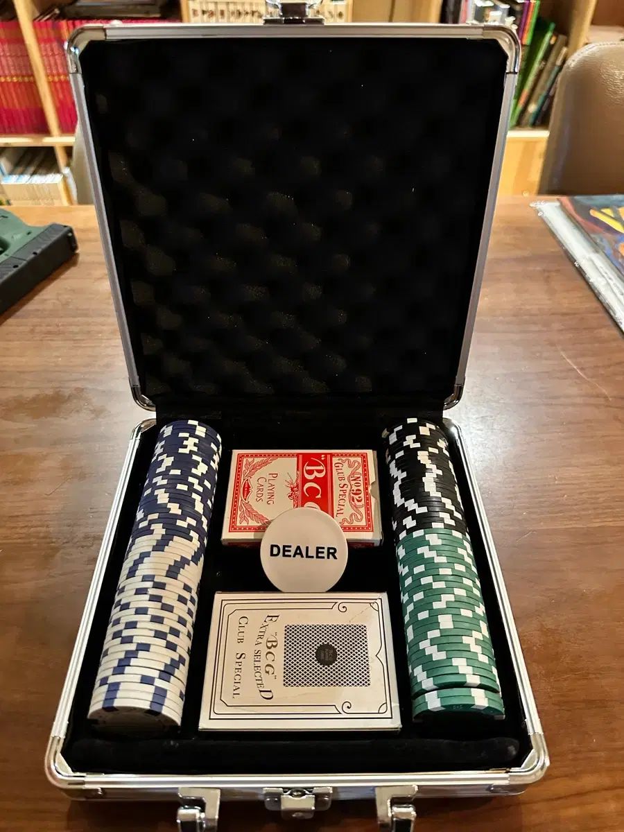 BCGポーカーチップセット、ディーラーボタン、カード含む