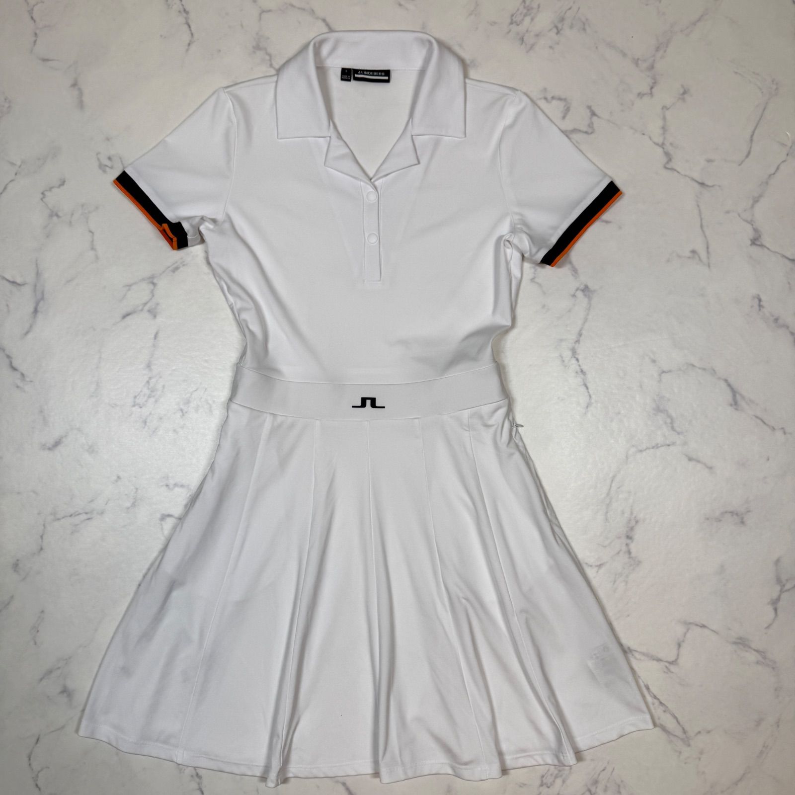 美品 J.LINDEBERG ゴルフ ワンピース ホワイト インナーパンツ付き