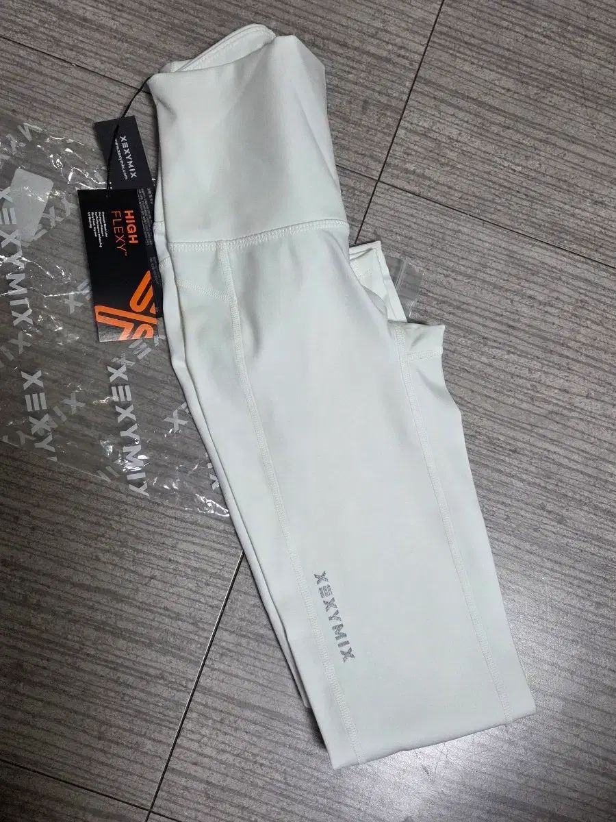 ゼクシィミックス ハイプレキシ バッグ アイボリー レギンスs
