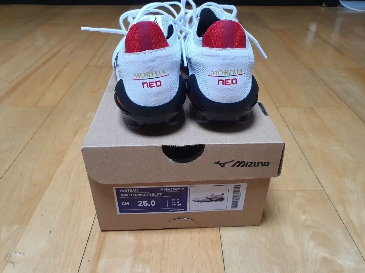 mizuno モレリア NEO 4 ベータ エリート 250