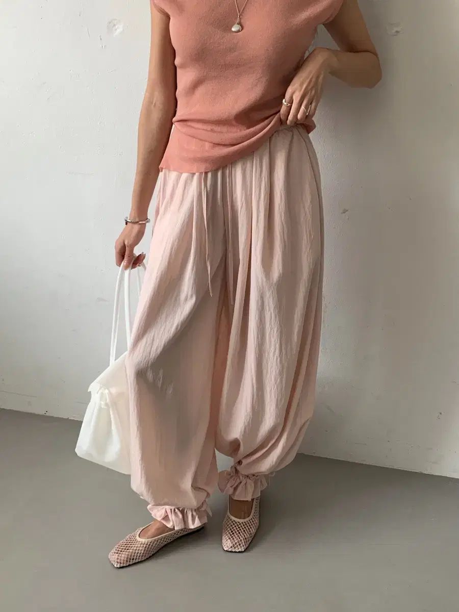 26SS バイボミ ジゼル バルーン ジョガーパンツ