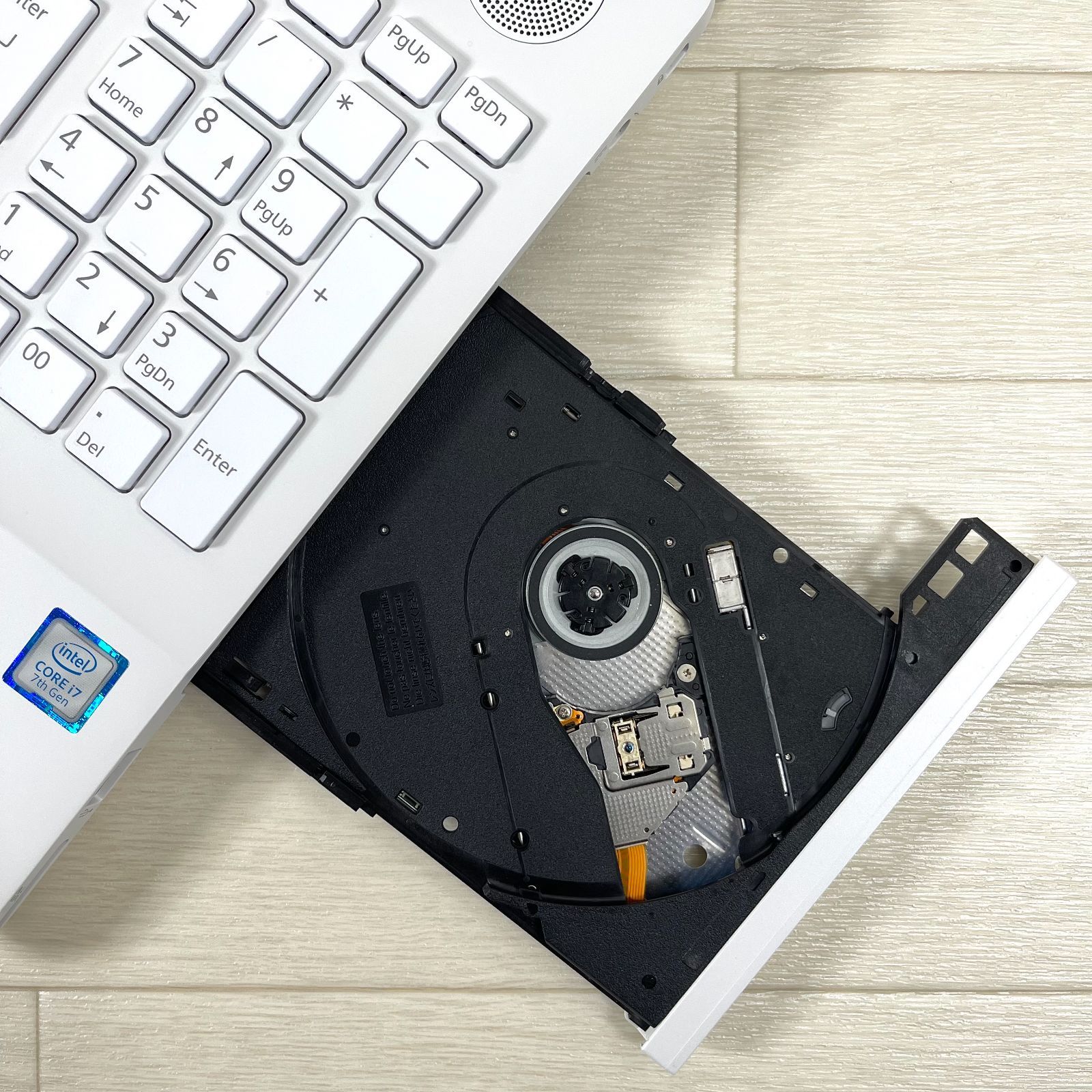 富士通 第7世代i7 SSD512GB Win11ノート - メルカリ