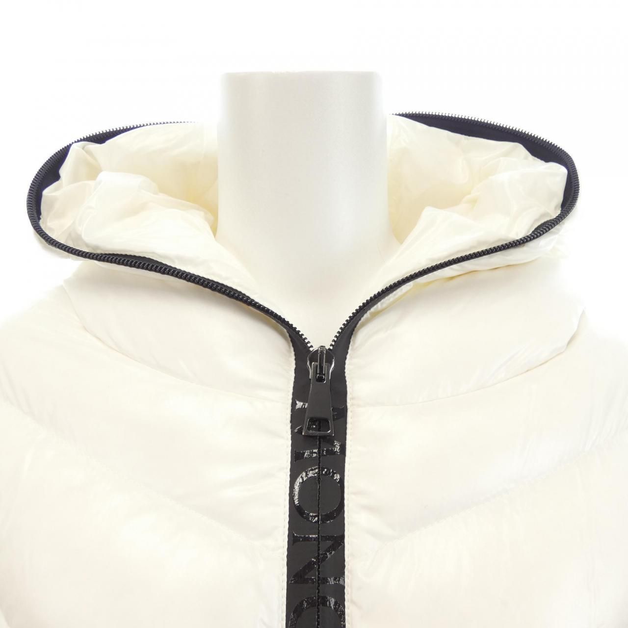 モンクレール MONCLER GUENIOC ダウンジャケット