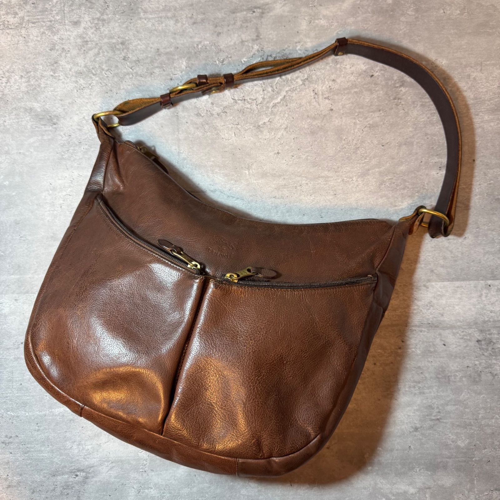 IL BISONTE イルビゾンテ レザー ショルダーバッグ ワンショルダー ハーフムーン ブラウン 本革 J0-1064