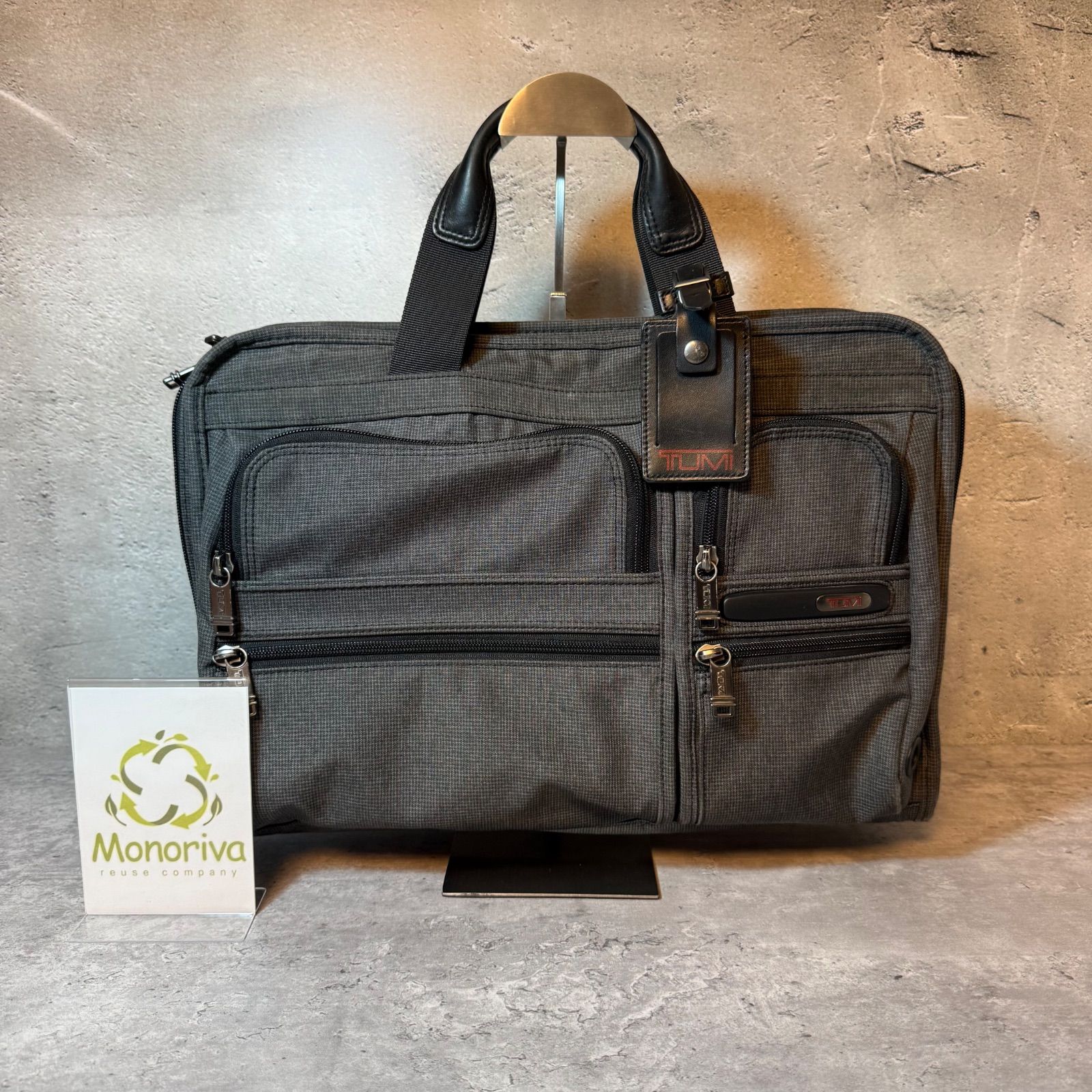 TUMI ビジネスバッグ ブリーフケース グレー A4 PC収納 通勤 出張 メンズ J2-1063