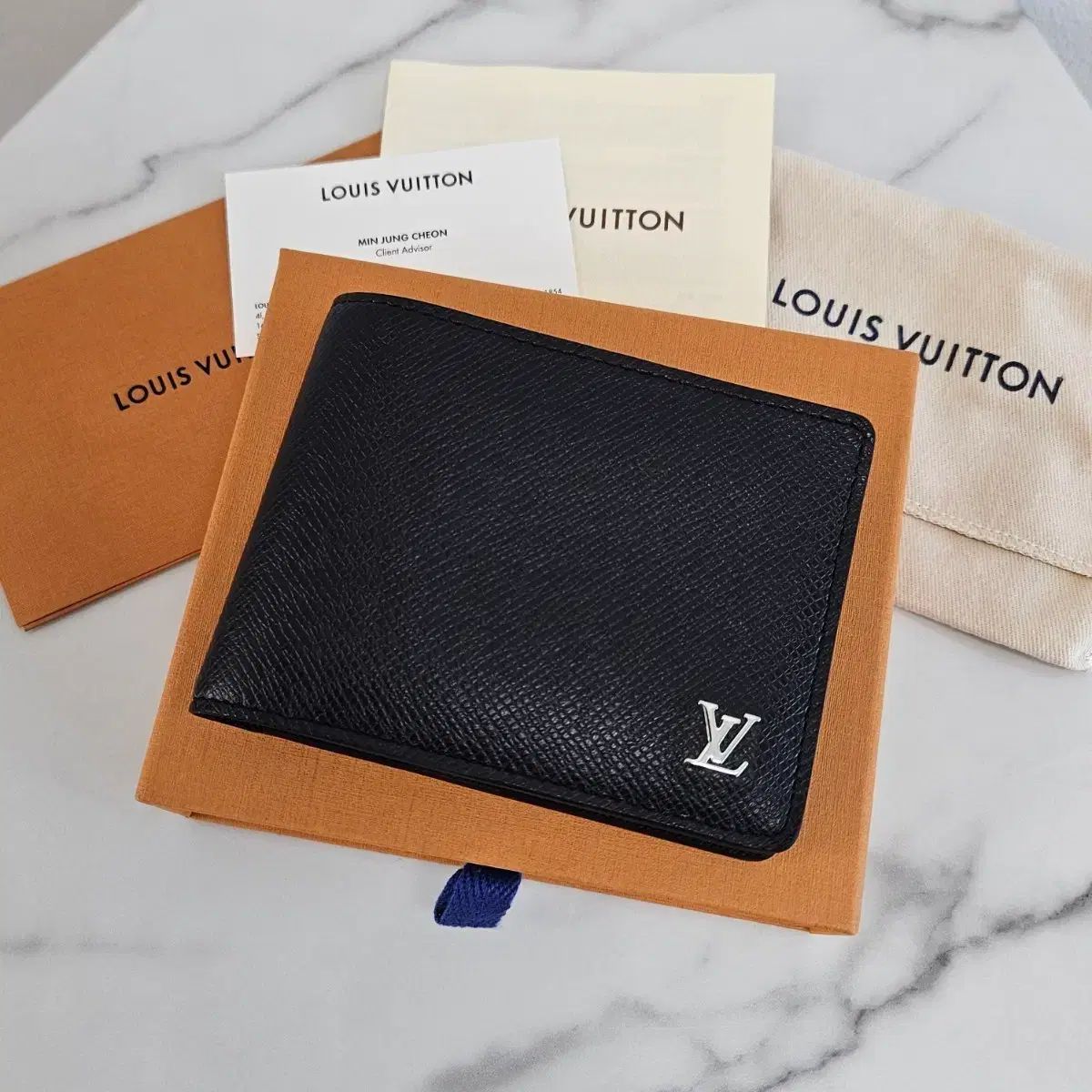 Louis Vuitton タイの二つ折り財布