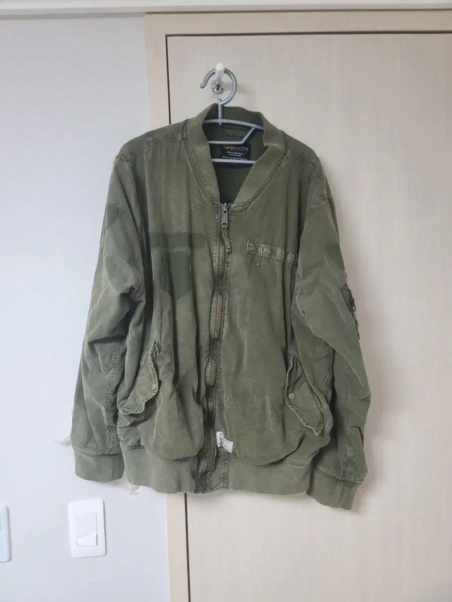 アルファ インダストリーズ MA-1 rip and repair ジャケット