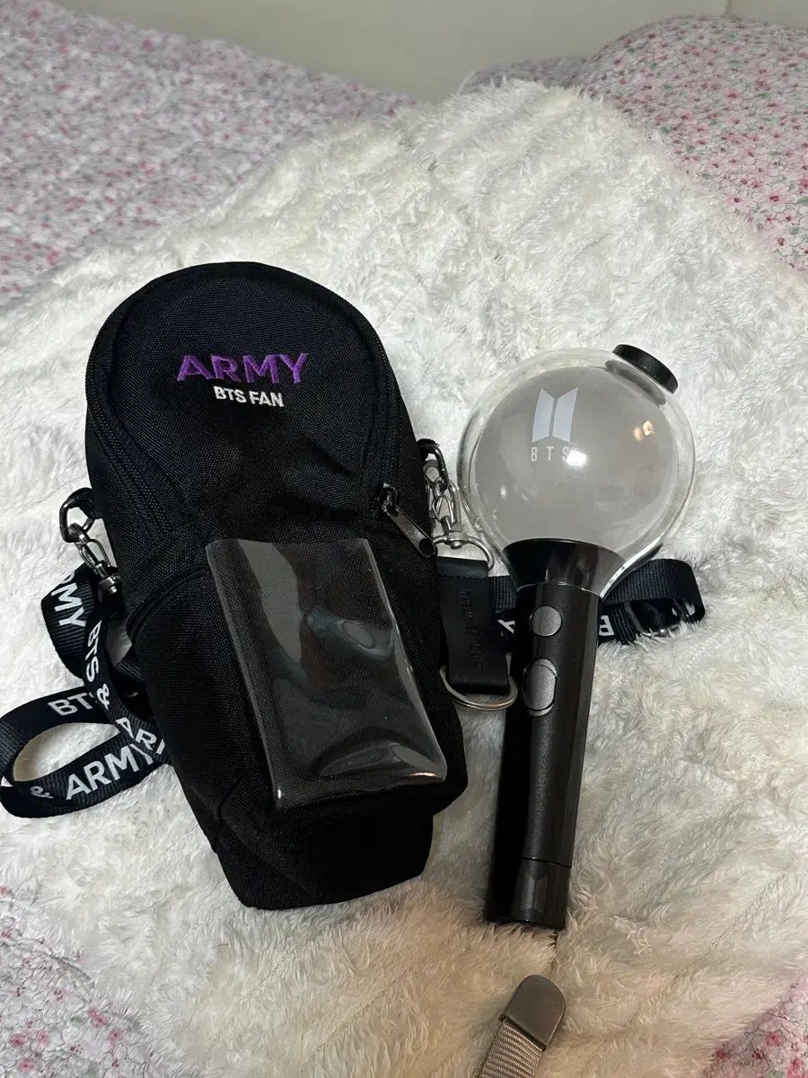 BTS（防弾少年団・バンタン）応援棒 アミボム（ARMY BOMB）/ スエボム（SKOOL LUV AFFAIR）出品