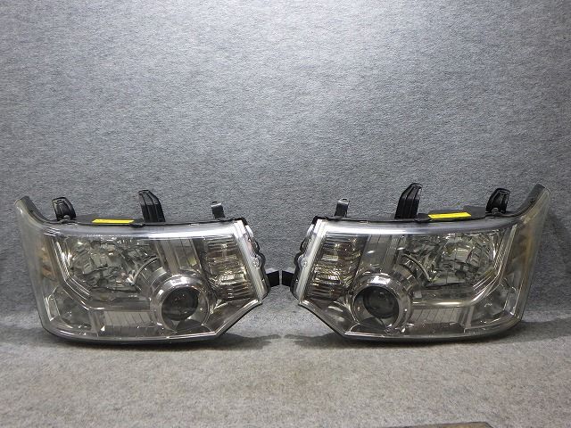 デリカD5 ヘッドライト左右 HID CV 前期 100-87918 8301D291/C536