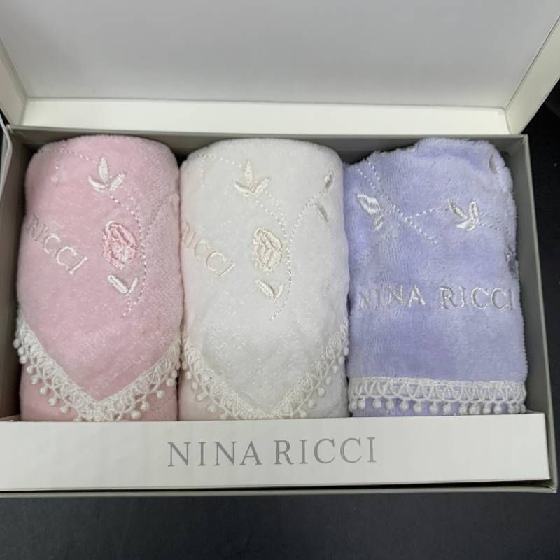 Z465 NINA RICCI（ニナリッチ）ハンドタオル3枚セット 刺繍とレース