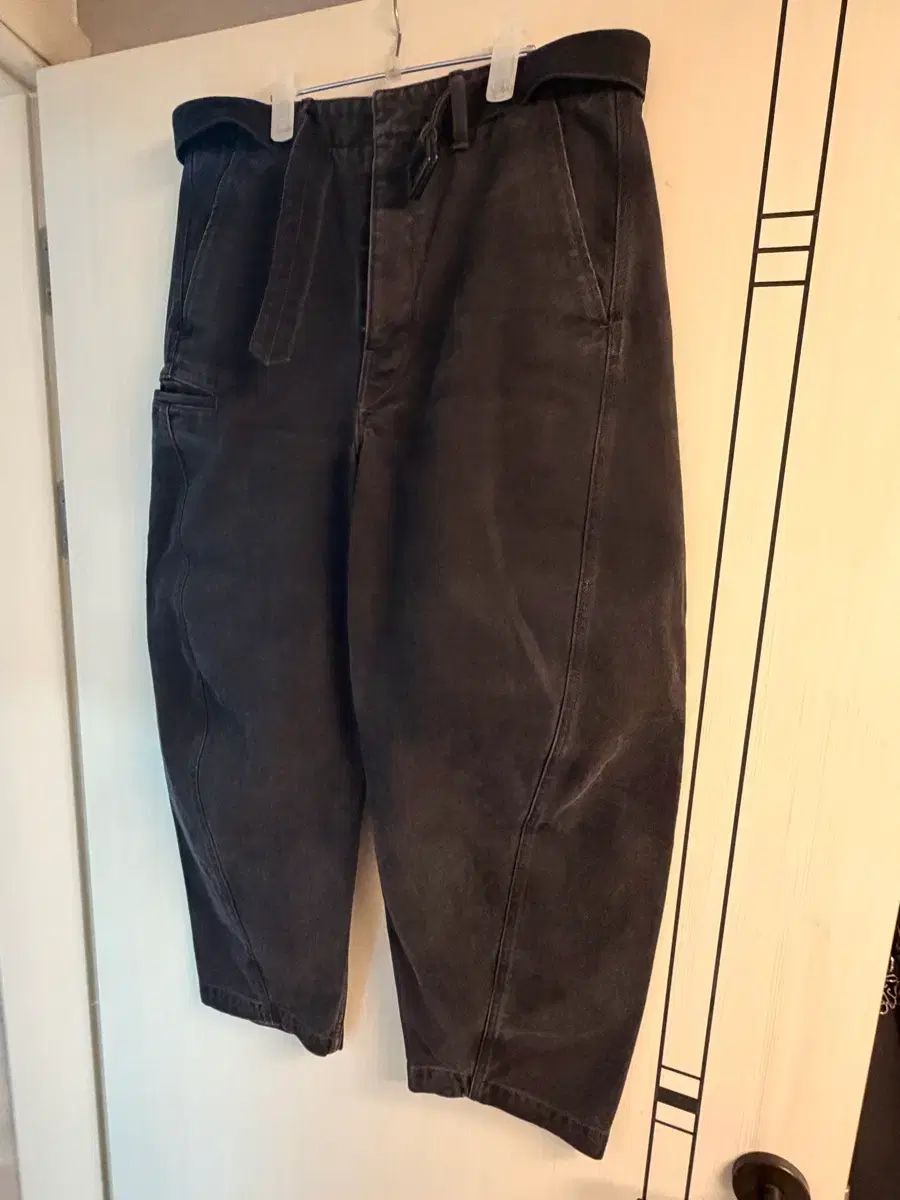 LEMAIRE ツイステッド ベルト付き パンツ 50