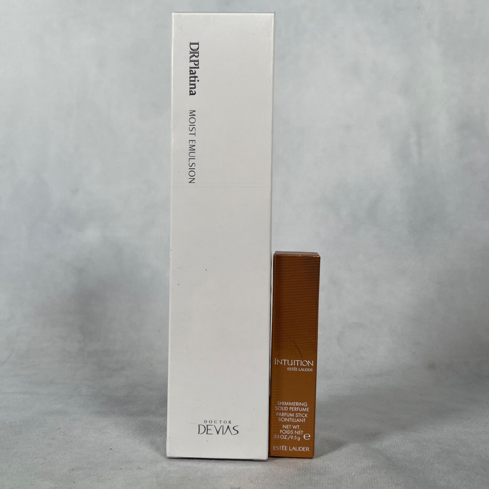 【管2605-466】DRデヴィアス プラチナ モイストエマルジョン 125ml ＆ ESTEE LAUDER INTUITION ソリッドパフューム 9.5g 2点セット