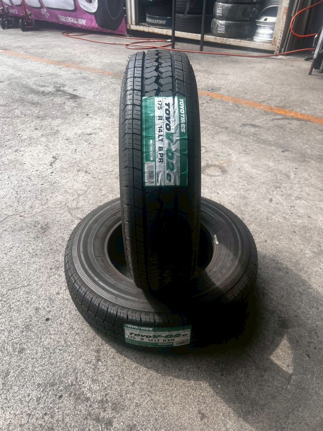 【新品】TOYOTIRE TOYO V-02e 175R14 8PR　トーヨータイヤ　V-02e　2本セット
