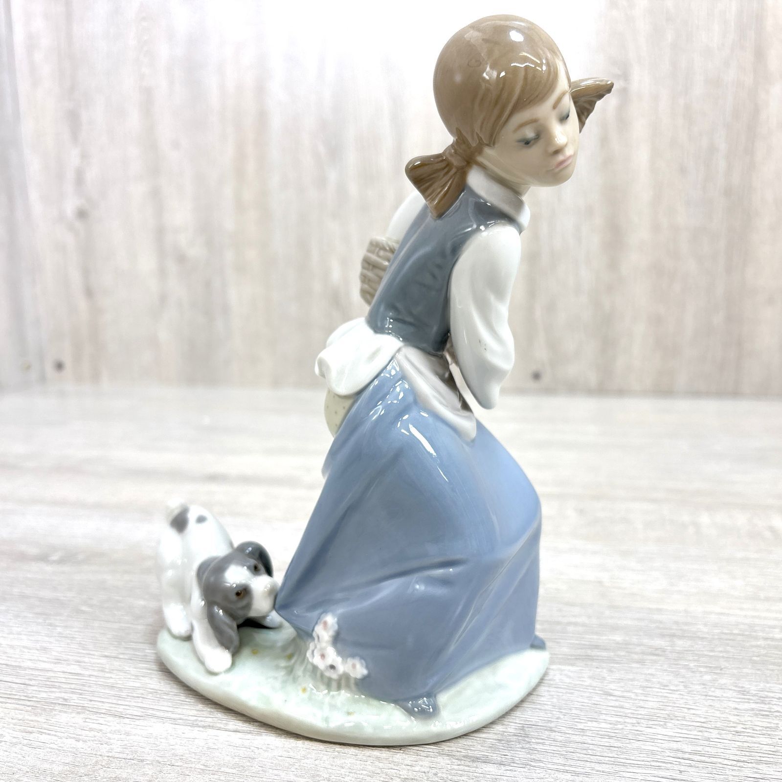 LLADRO リヤドロ ♯4982 ポチのいたずら Naughty Dog 少女 犬 陶器人形