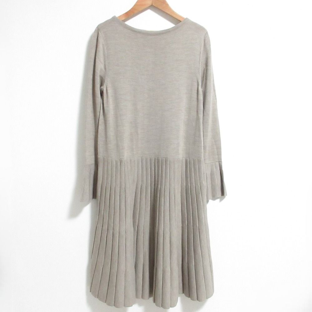 新品同様 FOXEY NEW YORK COLLECTION フォクシーニューヨーク ベルスリーブ プリーツ ニットドレスワンピース 40012 サイズ38 グレージュ レディース 古着 中古 USED