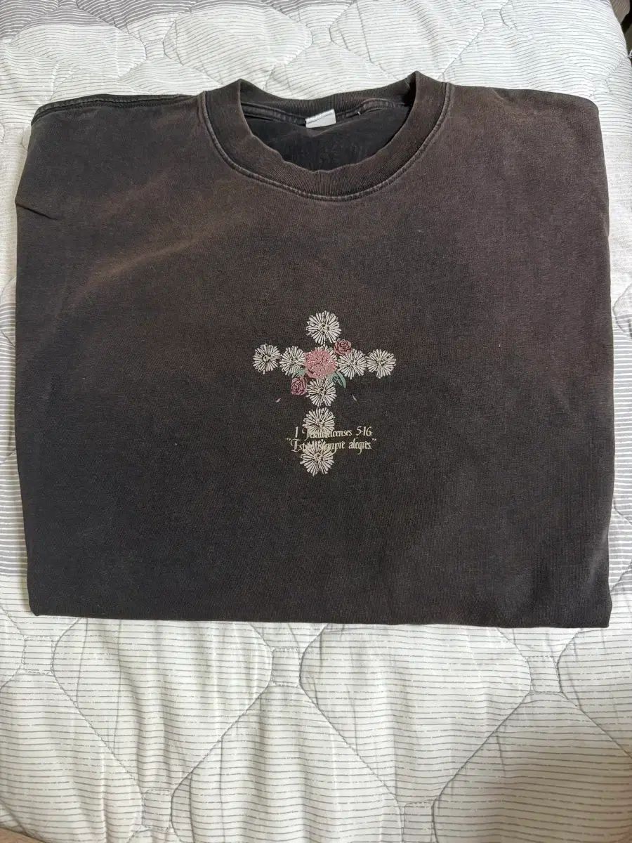 3) POLYTERU フローラル クロス Tシャツ