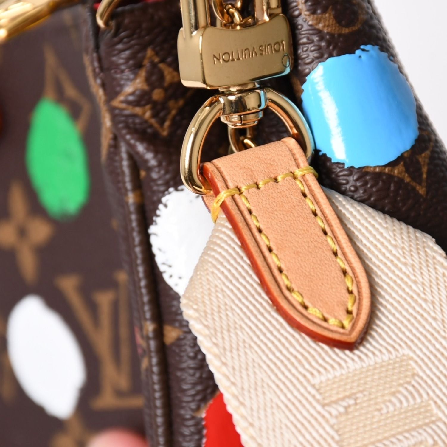 極美品 LOUIS VUITTON ルイヴィトン 草間彌生 ミュルティ ポシェット 