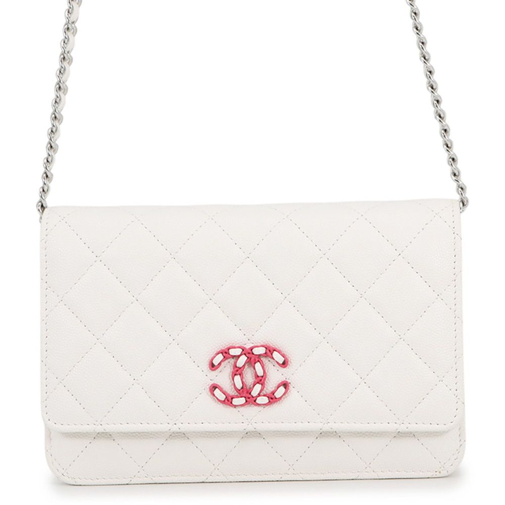 シャネル チェーンウォレット ココマーク マトラッセ CHANEL19 キャビアスキン CHANEL 財布 白