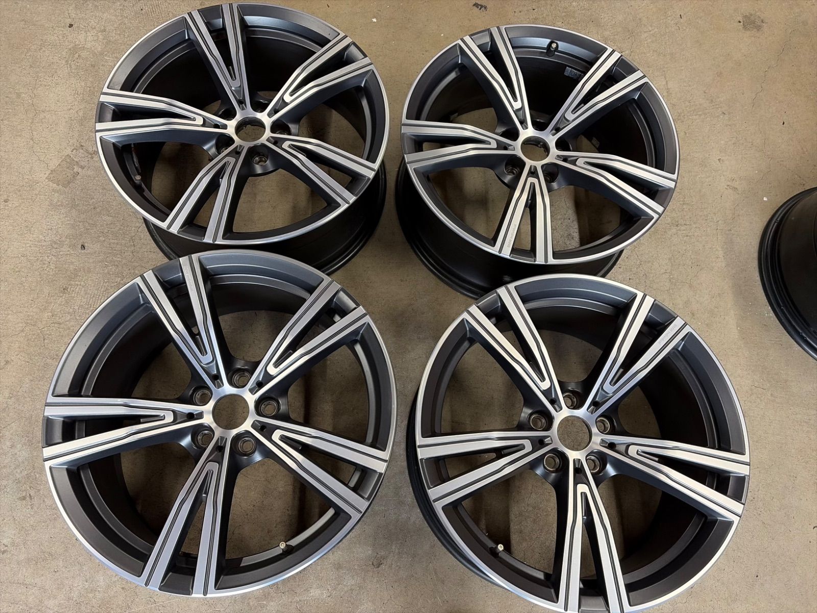 BMW G20 G21 G22 Individual　純正品　19インチ　4本セット