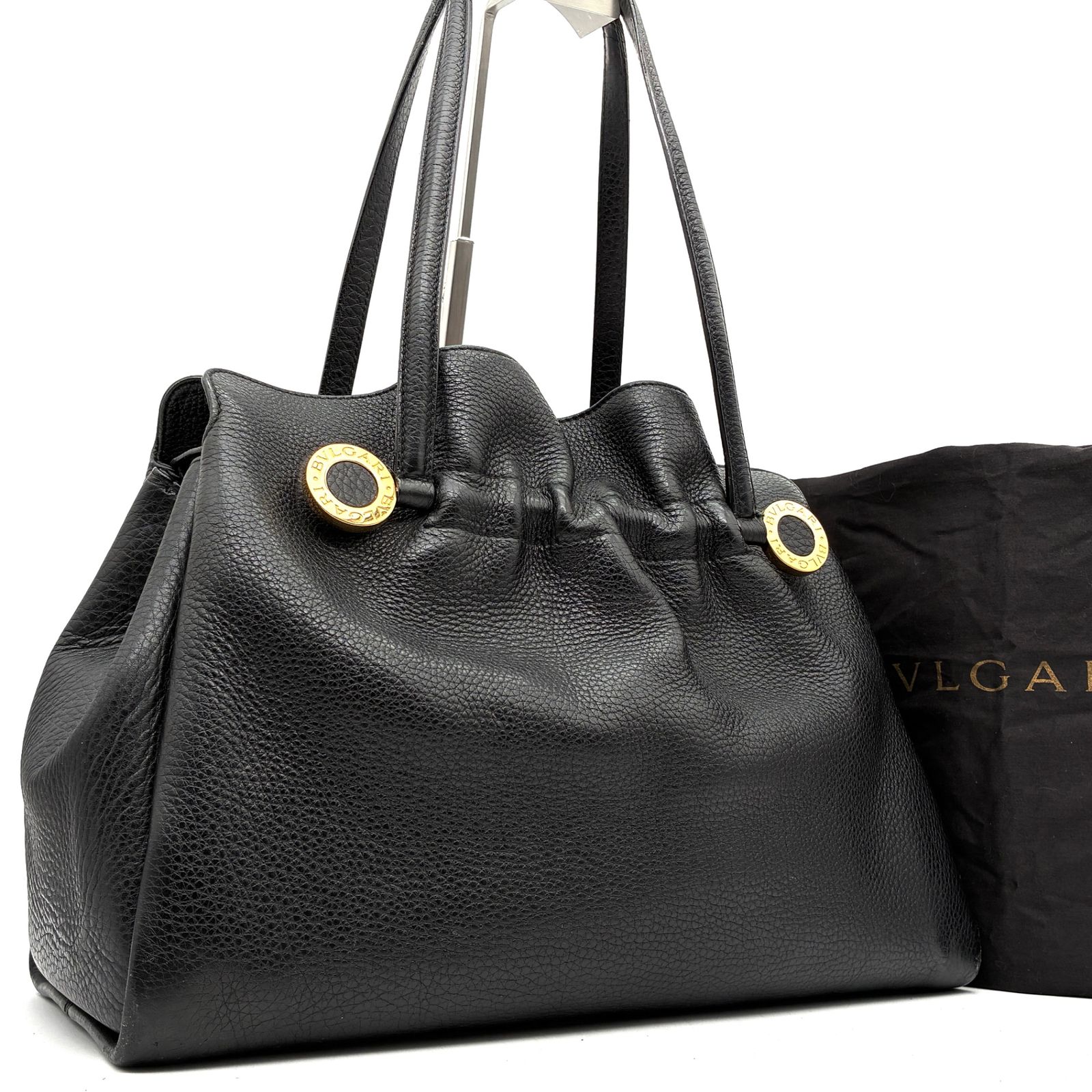 美品 ブルガリ BVLGARI ツイスト トートバッグ 肩掛け ギャザー サークル ロゴ金具 ゴールド金具 ブラック 黒 オールレザー 本革 シボ革 大容量 ボーナス 夏休み 夏コーデ ご褒美 旅行 帰省 サマーギフト 保存袋