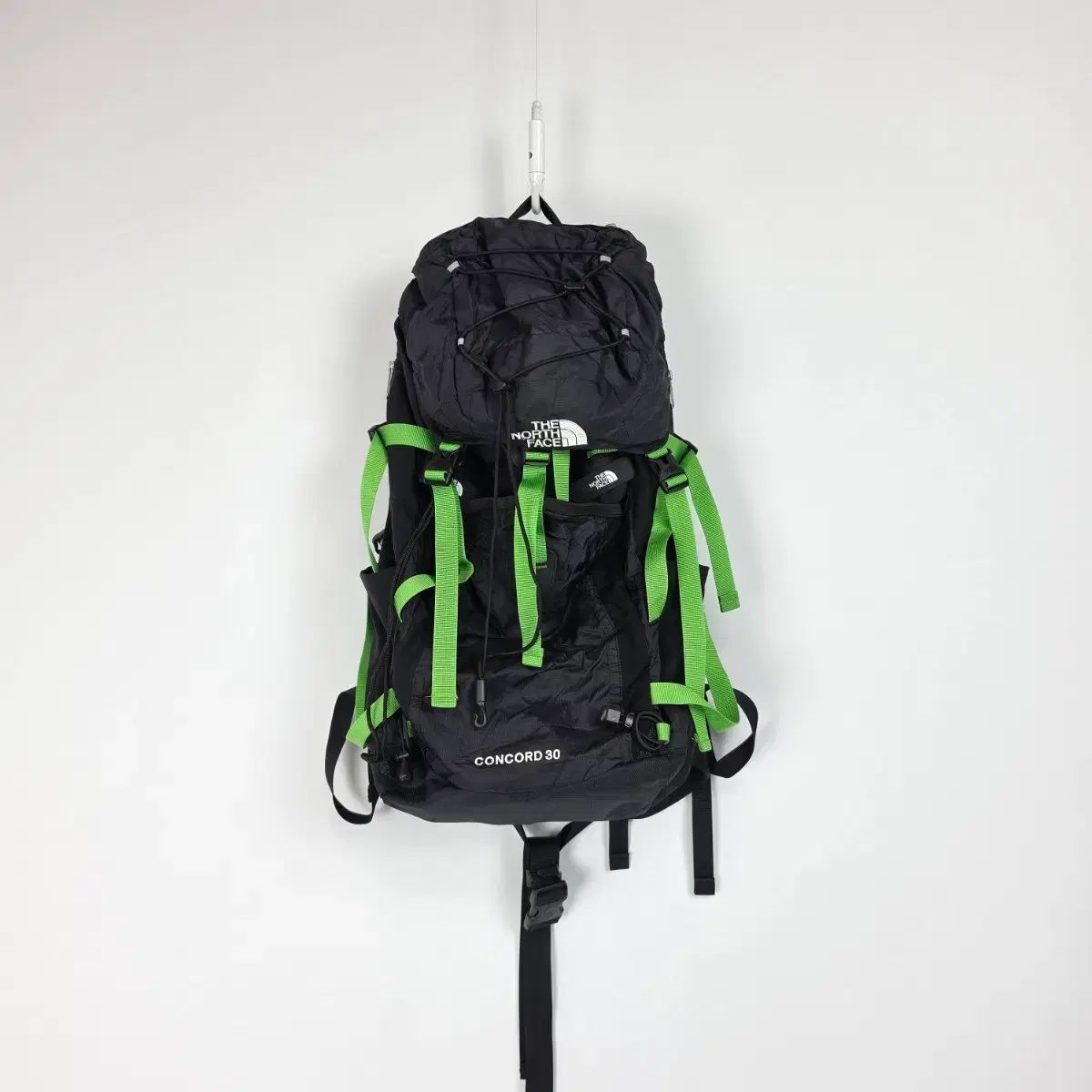 THE NORTH FACE ザノースフェイス バックパック CONCORD 30 ブラック グリーン 0612