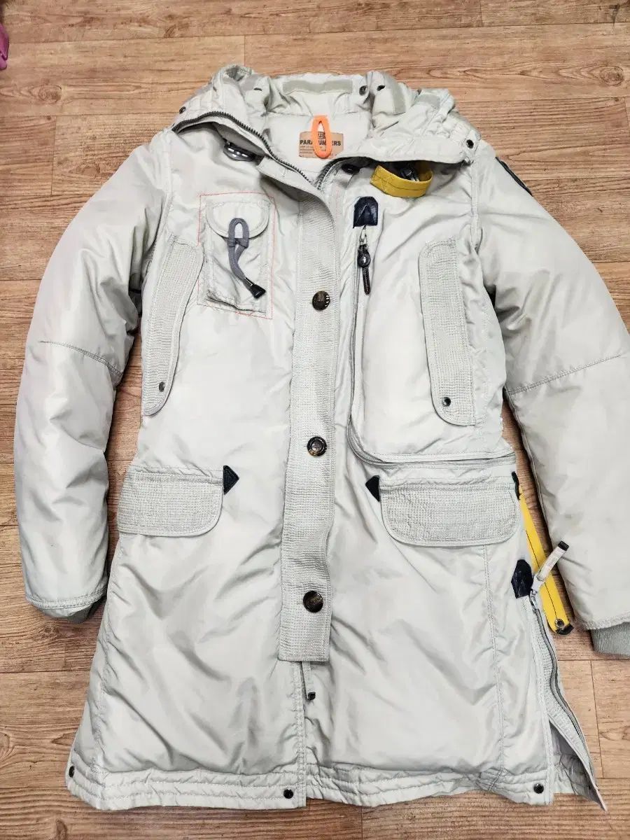 PARAJUMPERS ダウン ベージュ