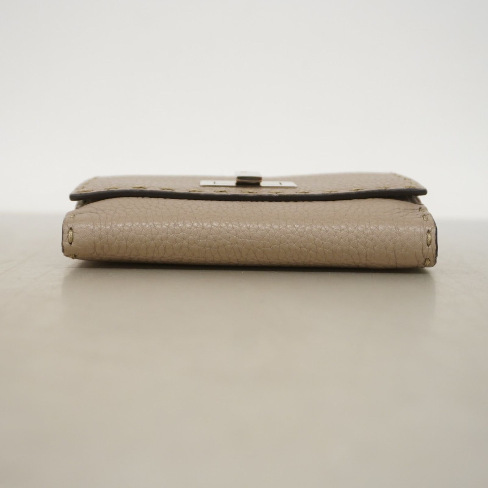 フェンディ(Fendi) フェンディ 三つ折り財布 セレリア レザー グレージュ レディース フェンディ(Fendi) フェンディ 三つ折り財布 セレリア レザー グレージュ レディース