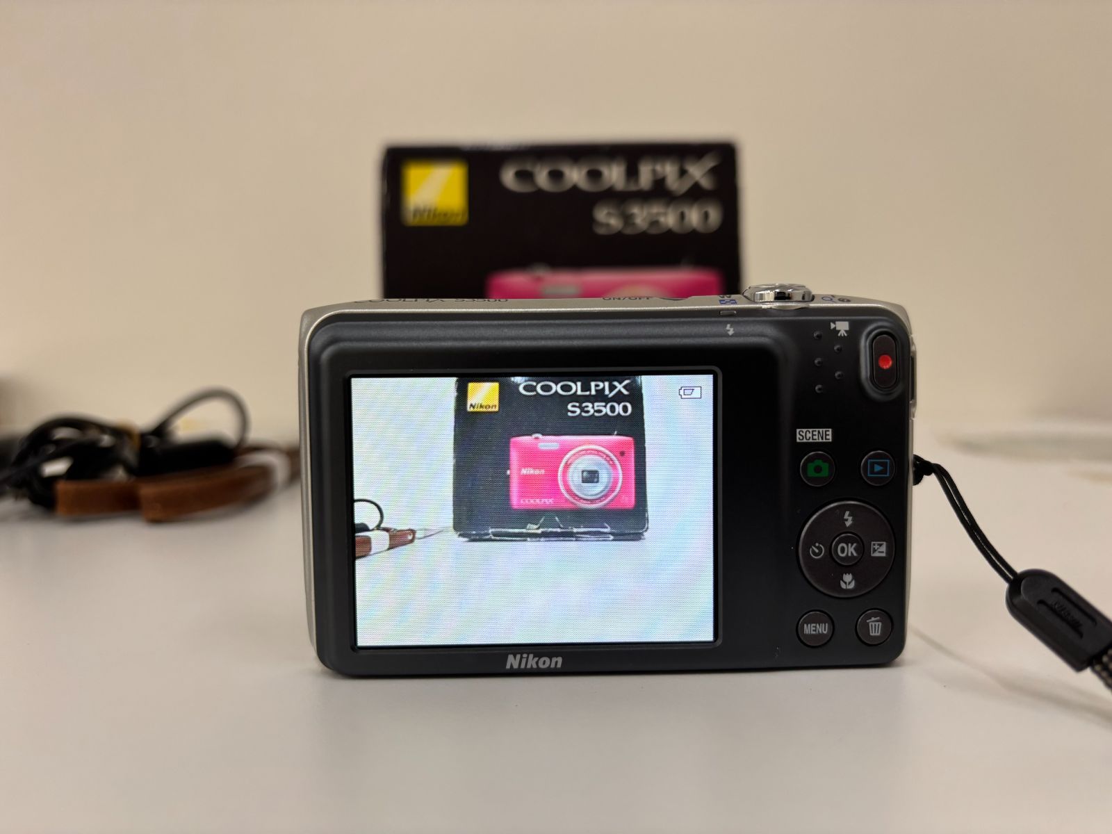 Nikon COOLPIX S3500 ニコン クールピクス 箱付き メモリーカード付