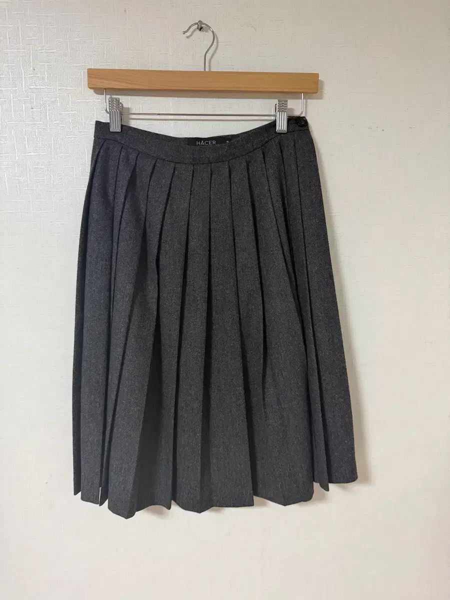 アセール HACER プリーツ スカート チャコール