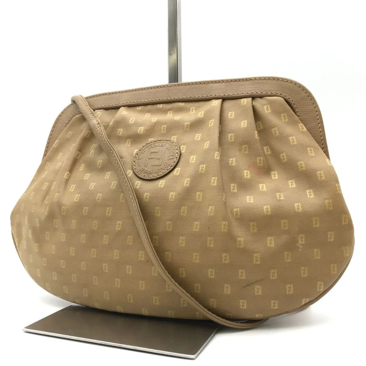 希少 Fendi フェンディ ショルダーバッグ ミニ ズッカ クロスボディ 