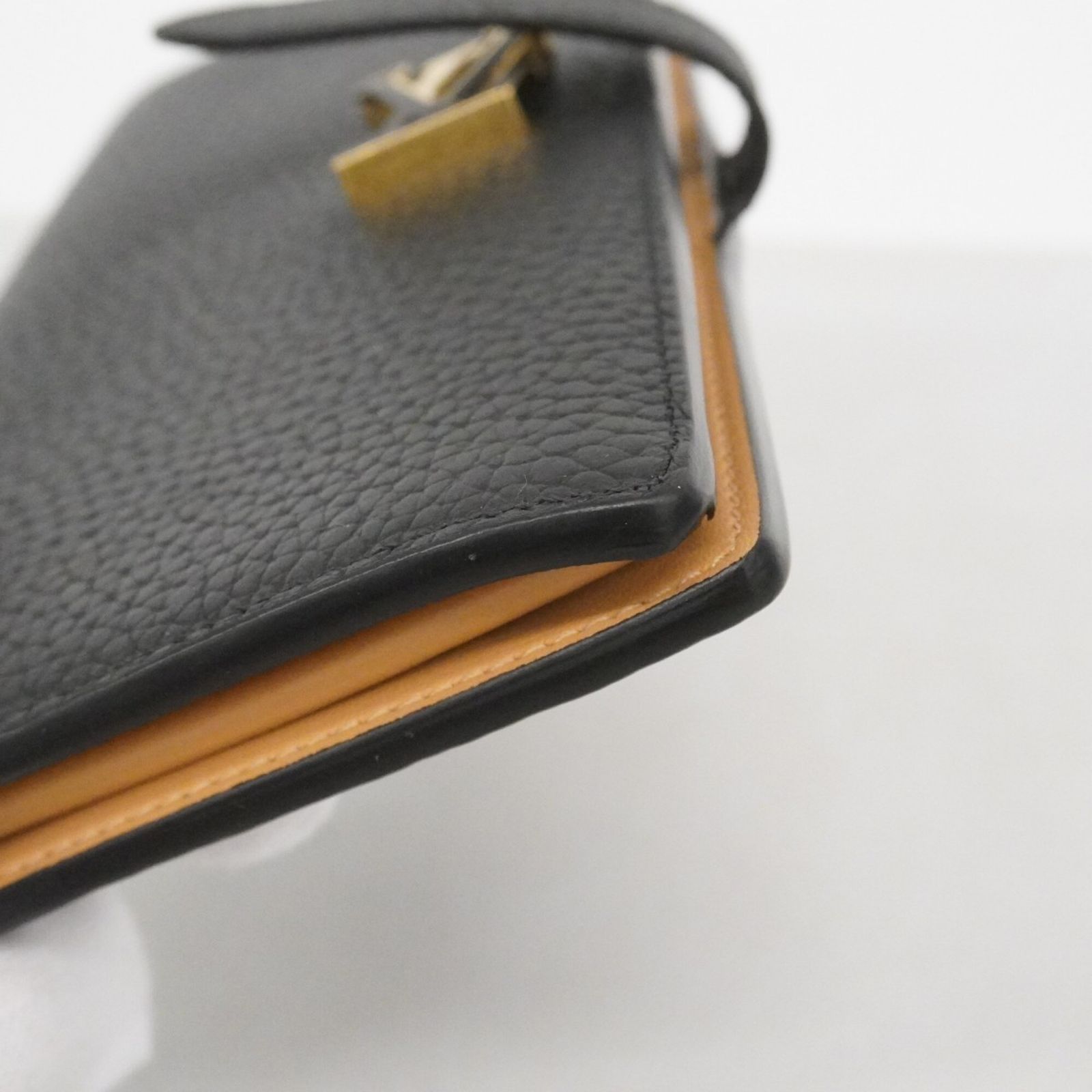 ルイ・ヴィトン(Louis Vuitton) ルイ・ヴィトン 長財布 カプシーヌ トリヨン LVヴェルティカルウォレット M81330 ノワールレディース
