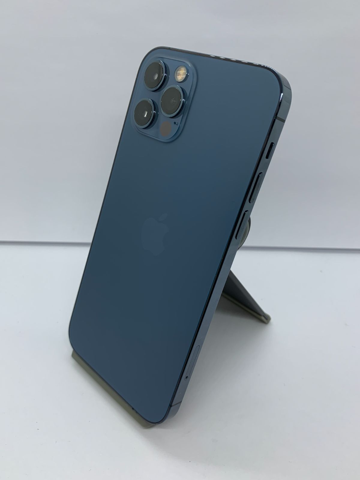 中古・バッテリー劣化・フレームキズ有】iPhone 12 Pro 128GB
