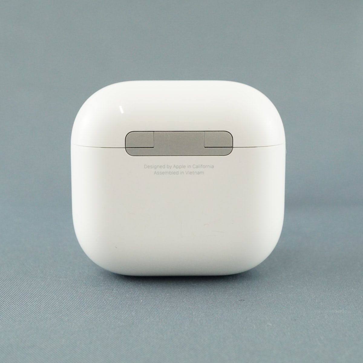 Apple AirPods 4 充電ケースのみ USED美品 ノイズキャンセリング搭載