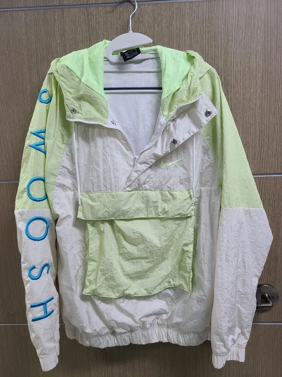 ナイキ スウッシュ Anorak（アノラック） ウィンドブレーカー