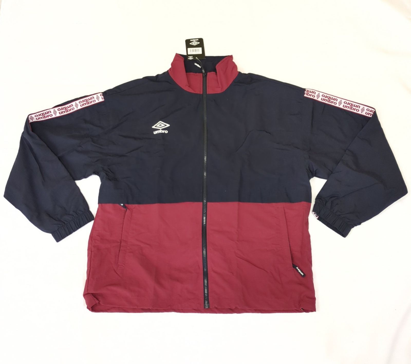 【D31048】UMBRO アンブロ　配色切替ナイロンジャケット　ネイビー　XL