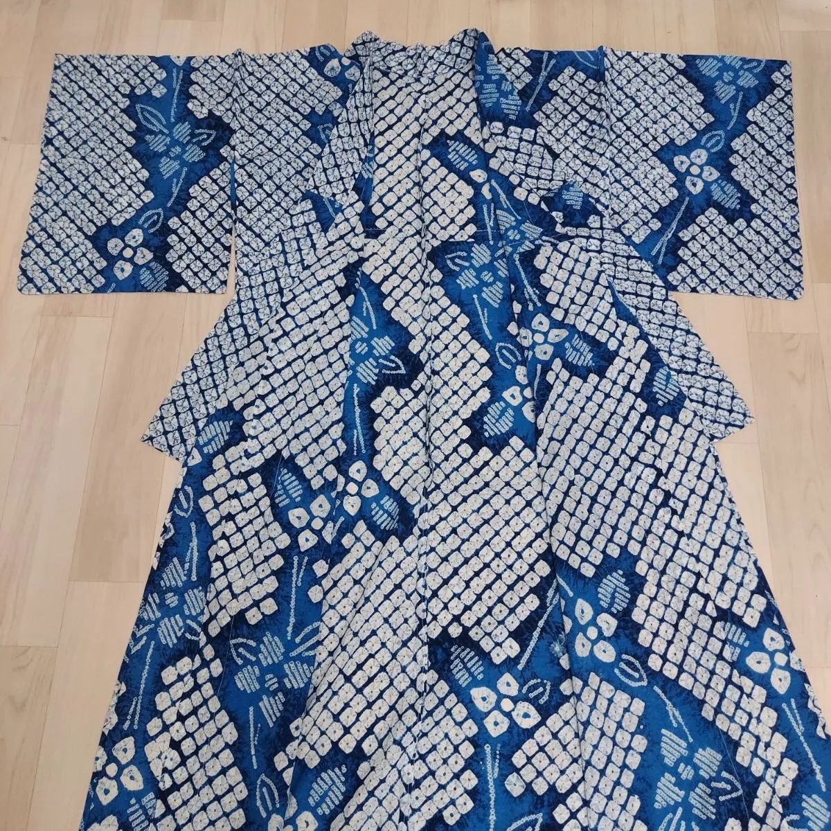 浴衣 青 有松鳴海絞り 総絞り ミシン縫い＆手縫い 木綿製 着物 夏物 桁