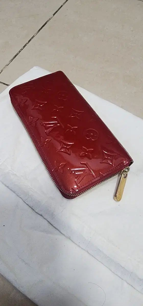 ルイヴィトン ヴェルニ ジッパー長財布