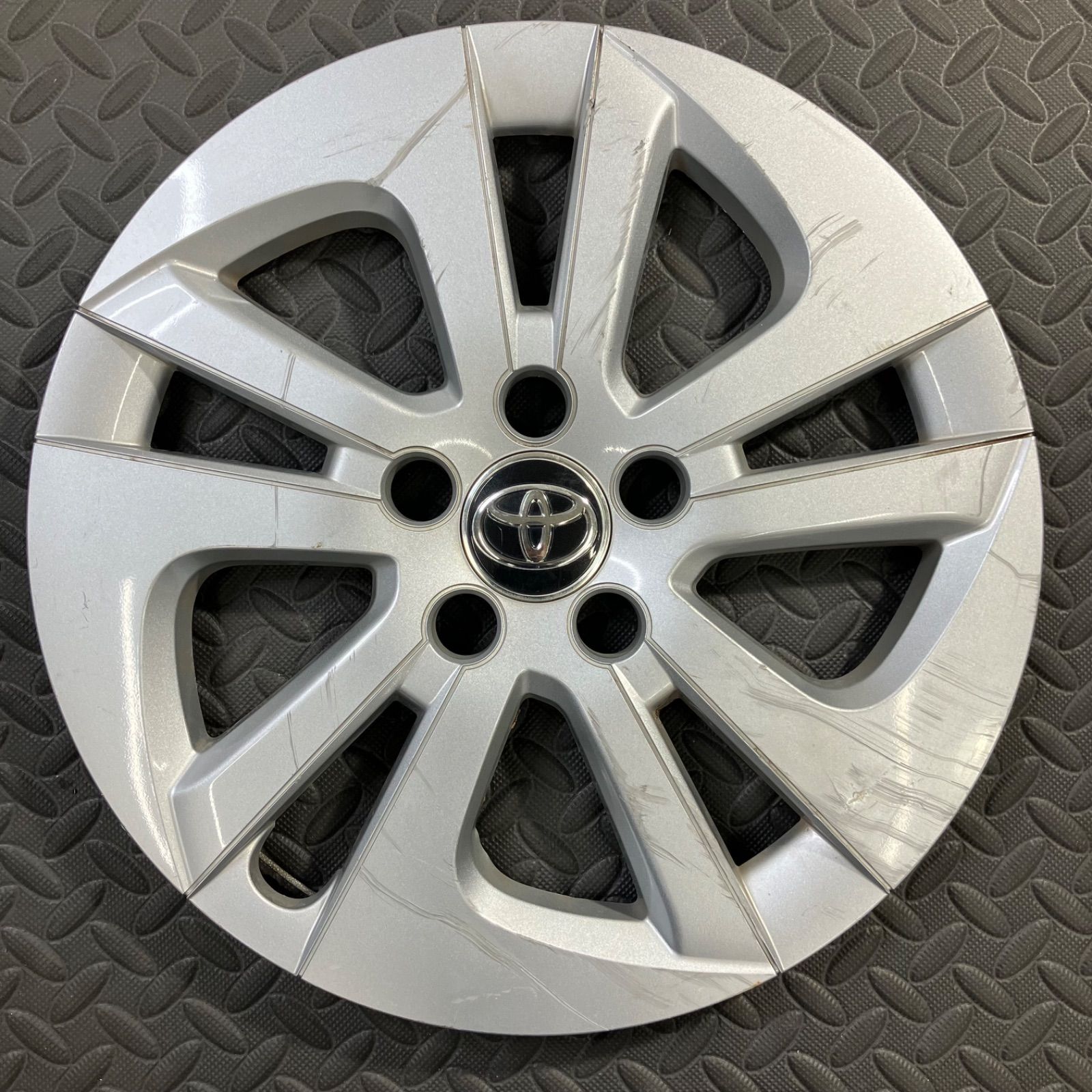 トヨタ プリウス 50系 前期 ホイールキャップ ホイールカバー 純正