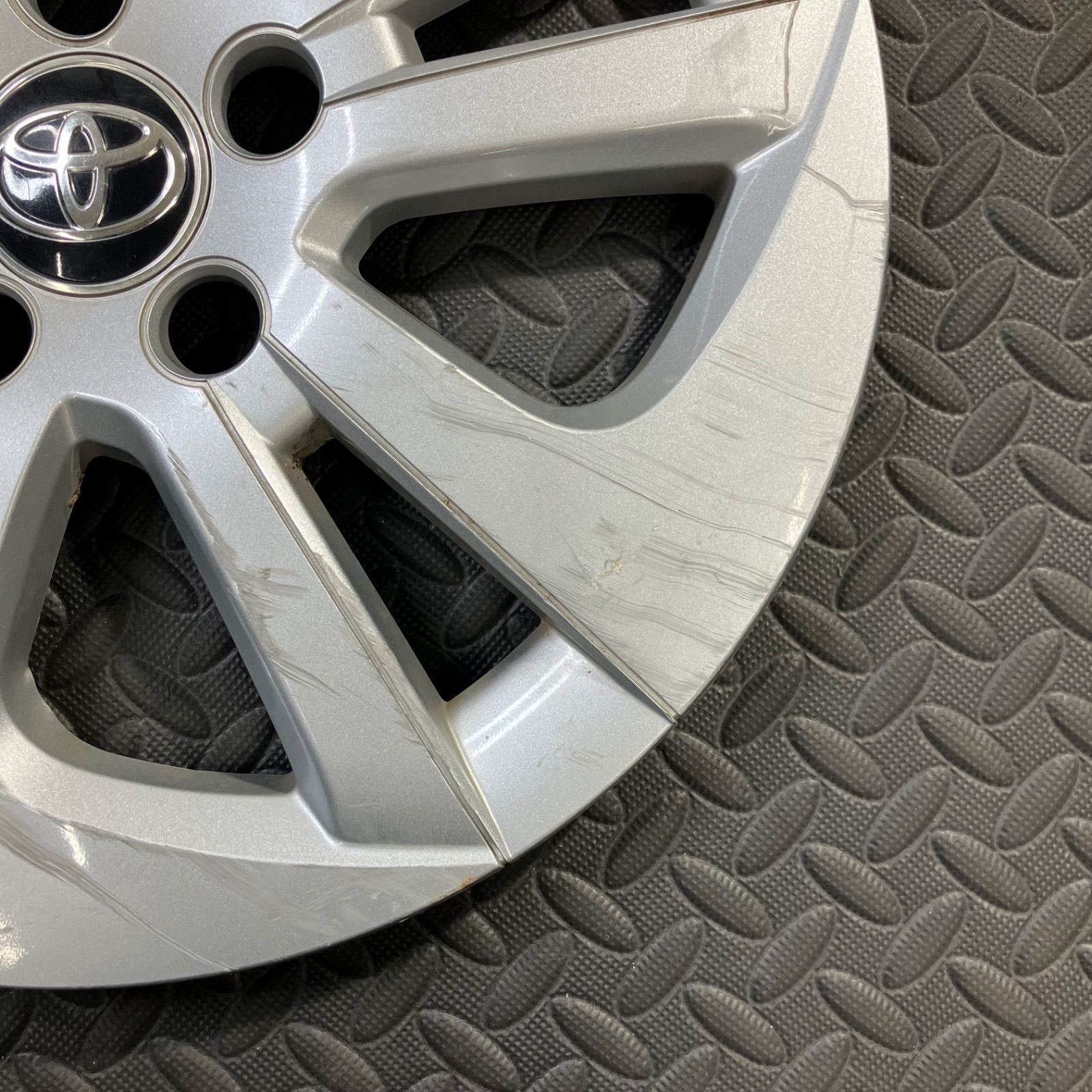 トヨタ プリウス 50系 前期 ホイールキャップ ホイールカバー 純正 