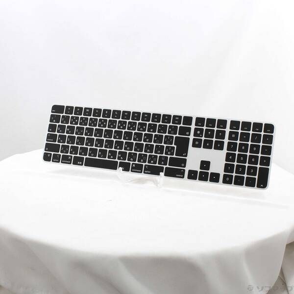 ソフマップ 〔中古品〕 Appleシリコン搭載Macモデル用Touch ID搭載 Magic Keyboard テンキー付き 日本語JIS ブラックキー MMMR3J／A【276】
