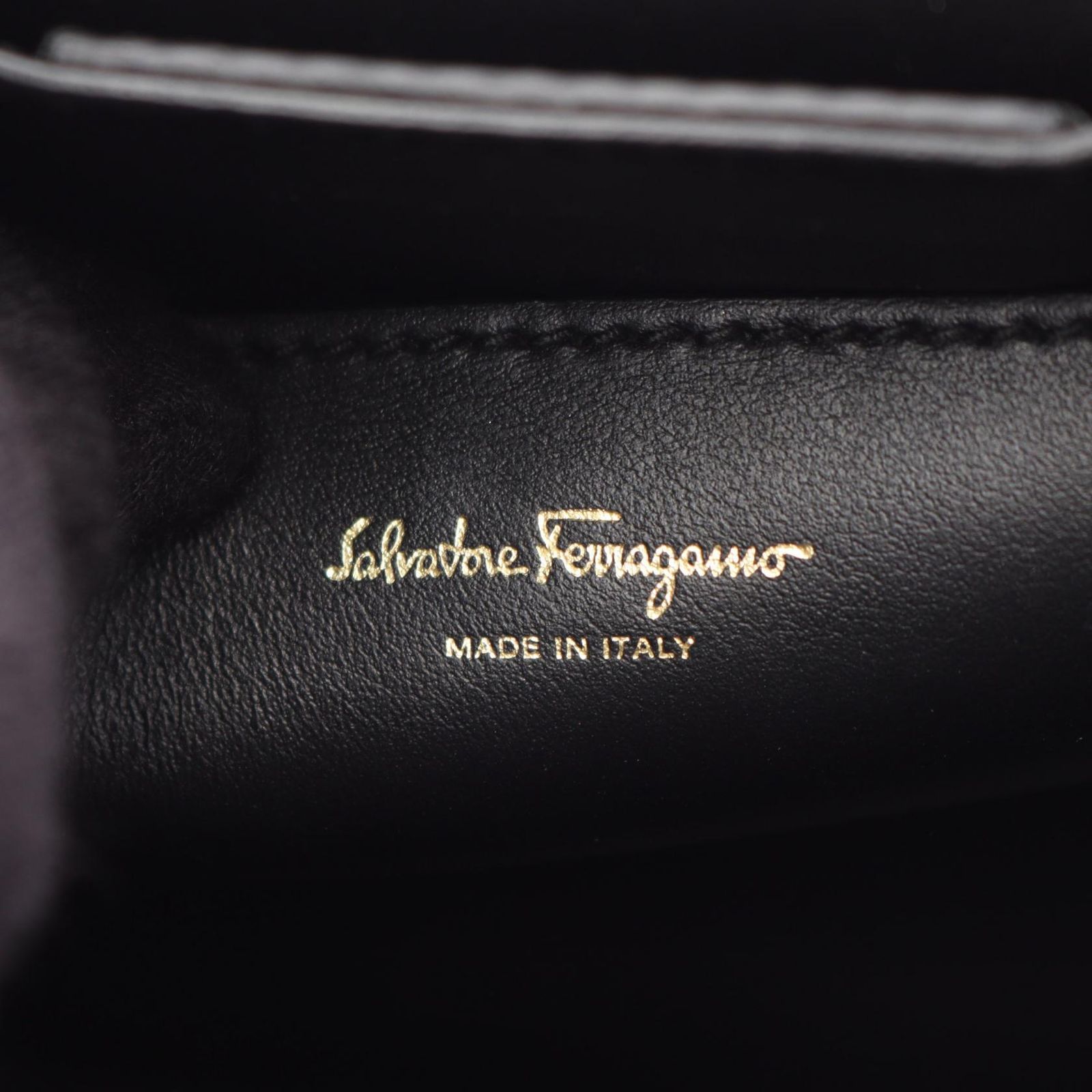 サルヴァトーレフェラガモ Salvatore Ferragamo ショルダーバッグ 