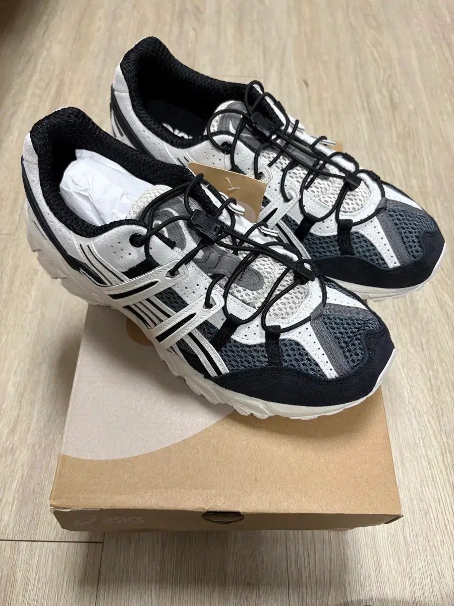 アシックス ゲルソノマ 270