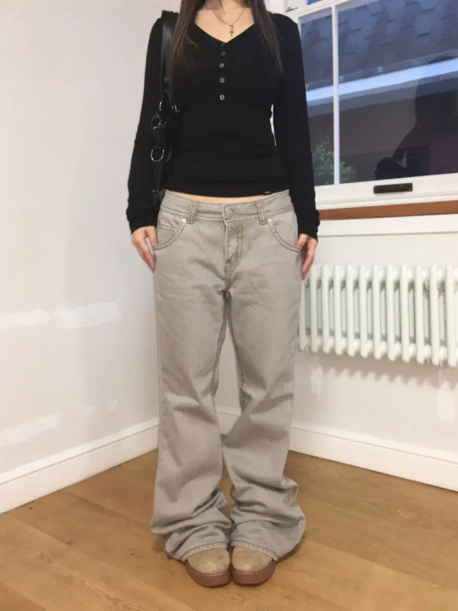 イズイズ Fog pocket bootcut pants