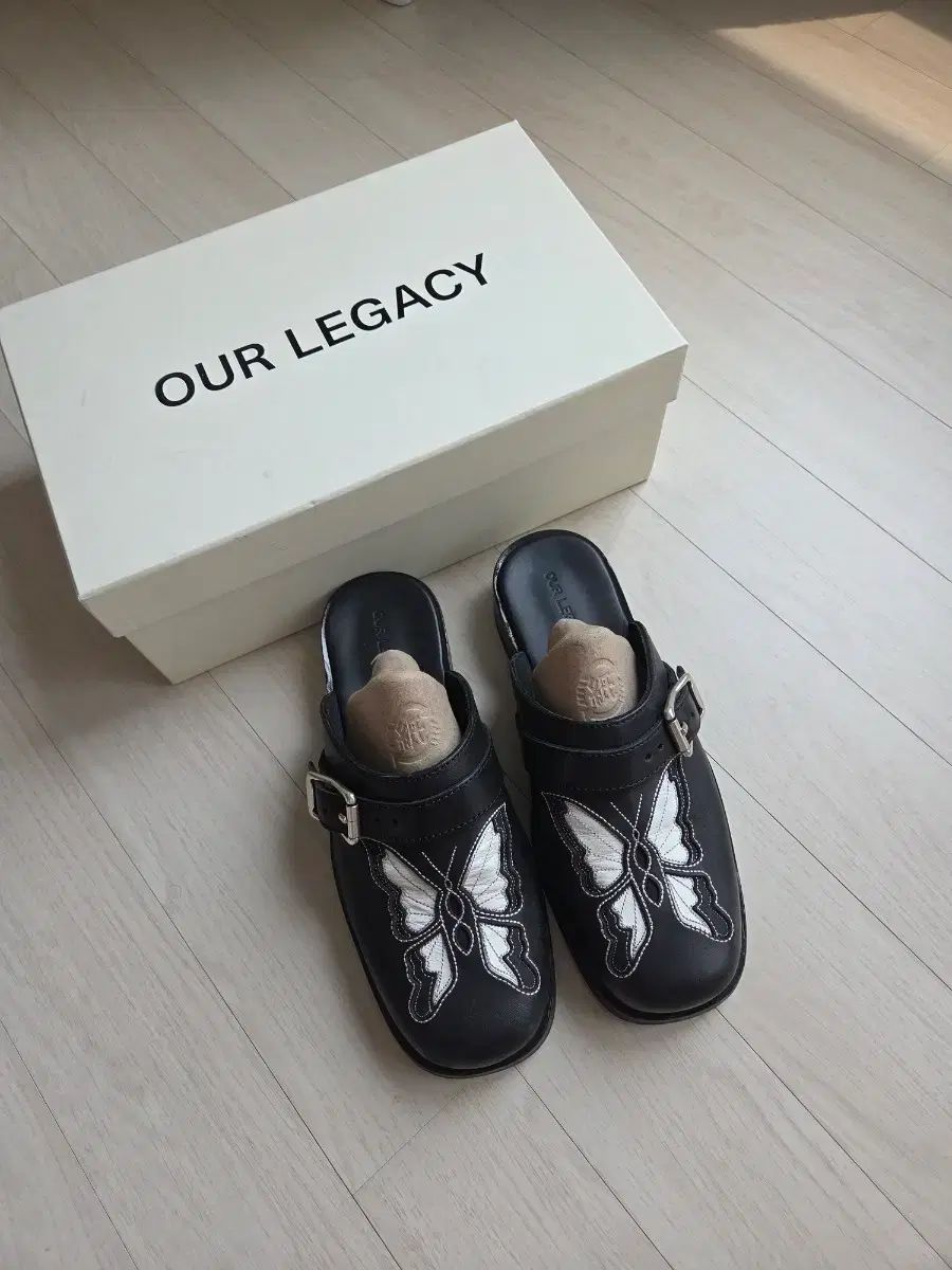 OUR LEGACY アワーレガシー カミオンミュール 蝶靴 40 camion ブラック 靴